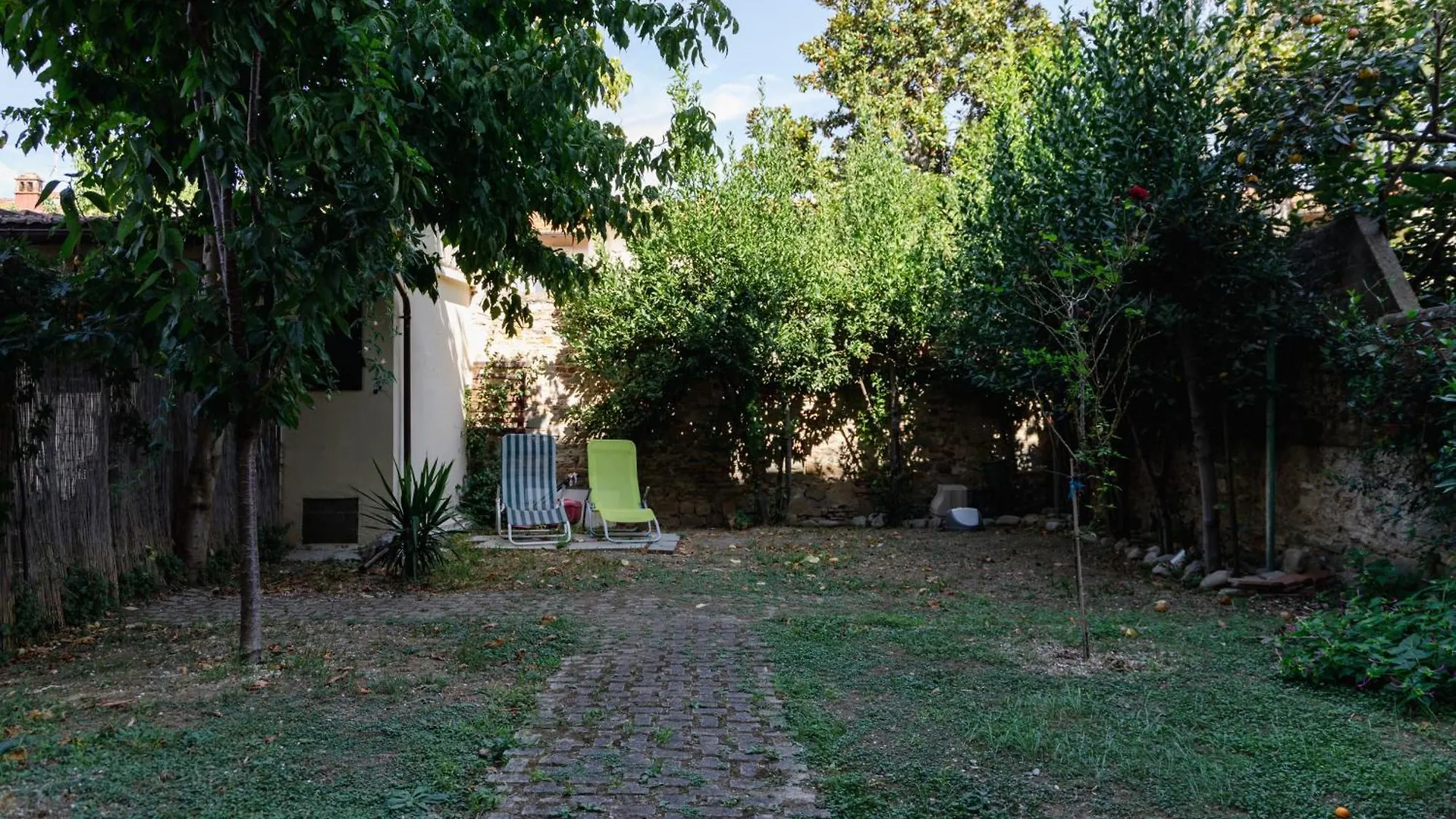Au Jardin De Florencia
